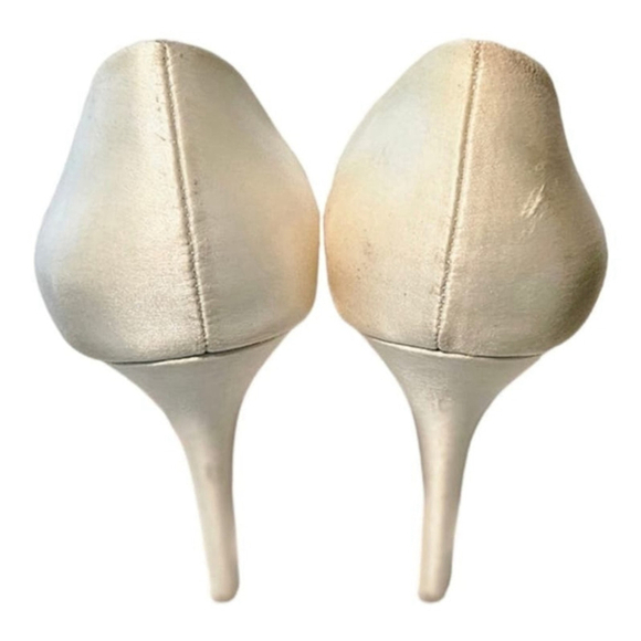 BADGLEY MISCHKA Cream Embellished Satin Peep-toe Pump. Size 71/2 M - Picture 12 of 14